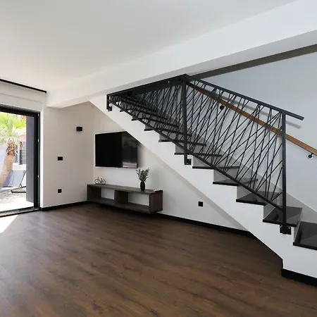 Marco Polo Apartment *